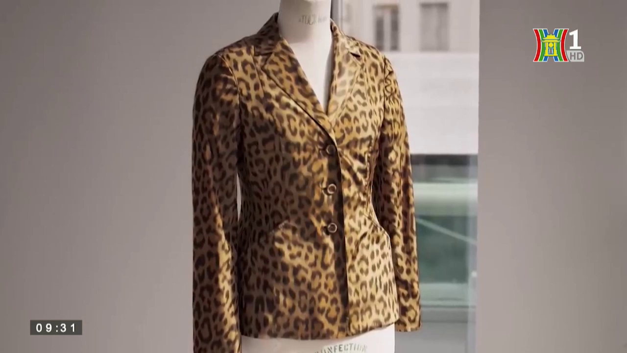 Đẹp và phong cách: Quy trình sản xuất chiếc áo khoác Bar của Dior trong BST Dior Thu 2021